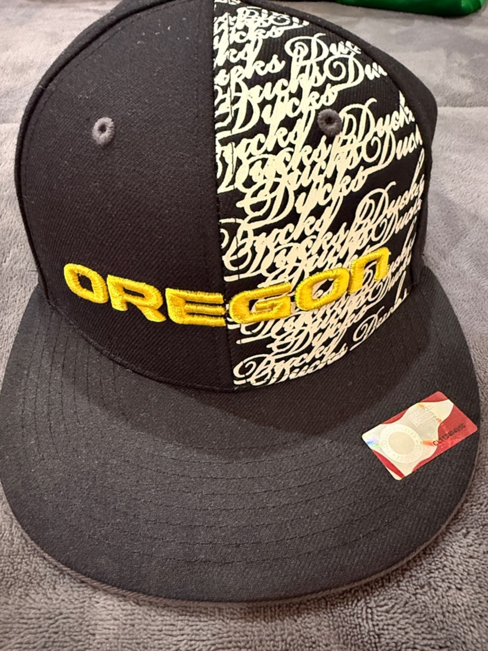 Oregon Embroidered Black & Yellow Snapback Cap